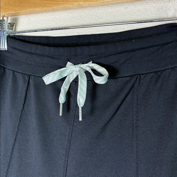 VUORI Women Medium Black Halo Essential Wideleg Track Pants Drawcord Waist - Picture 5 of 14